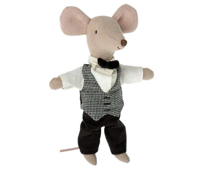 Waiter Mouse, Big Sister/Brother