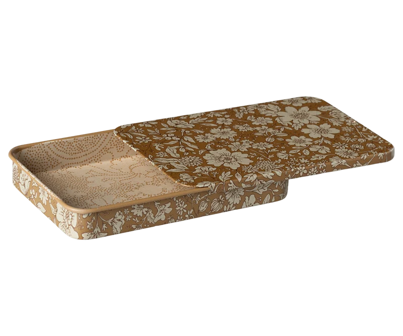 Metal box w. sliding lid, Blossom - Ocher