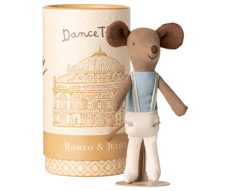 Ballet dancer mouse, Big brother
