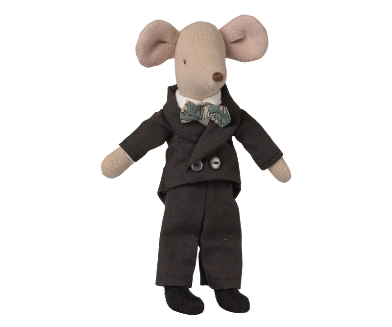 Wedding suit, Dad mouse